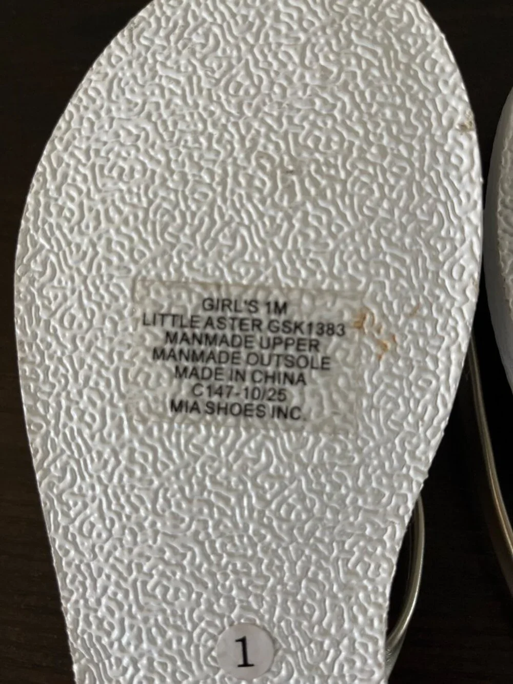 MIA Aster Girls Size 1 Gold Patent Flip-Flops Glossy Finish Thong Strap